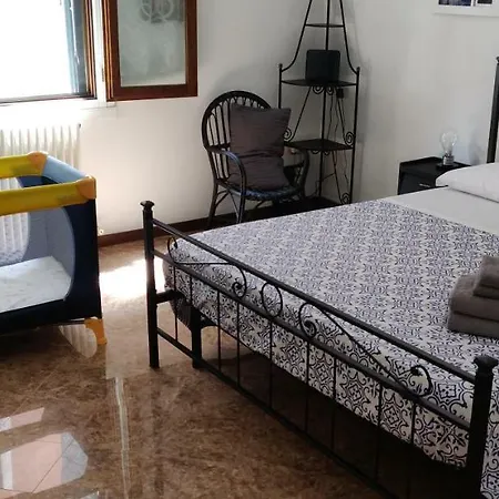 Ca' Burcio Apartman *